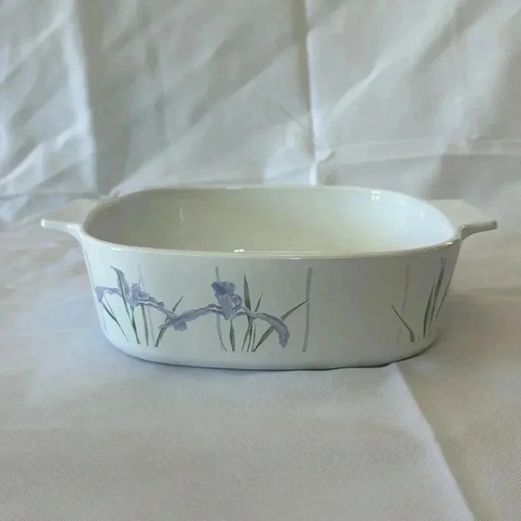 Corningware Shadow Iris Casserole Dishes Cookware - Set of 4 - Picture 9 of 10